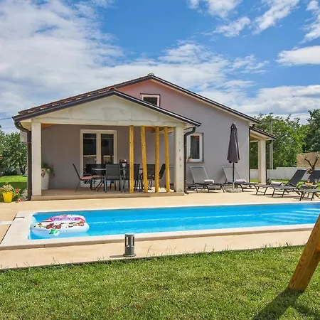 Natascha In Pamici - Haus Fuer 6 Personen * Zminj