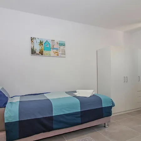 Natascha In Pamici - Haus Fuer 6 Personen Žminj