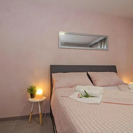 Natascha In Pamici - Haus Fuer 6 Personen * Žminj